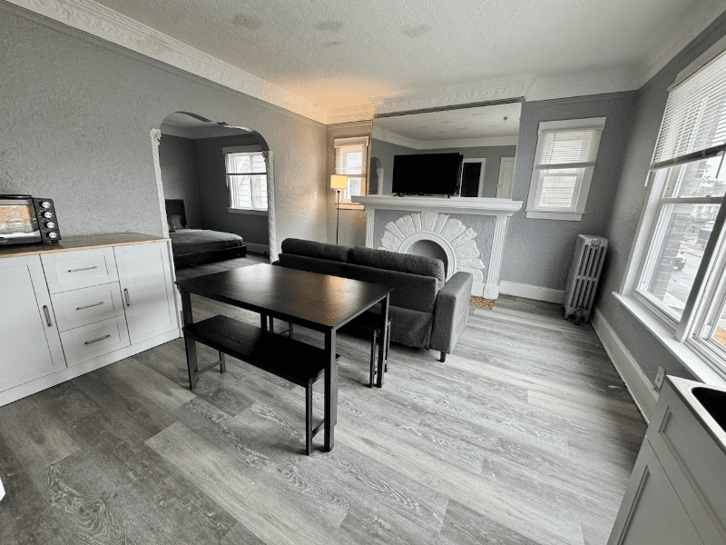 Detroit Single Room: 17150 Santa Rosa