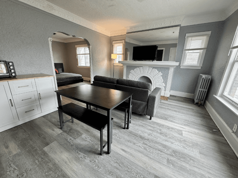 Detroit Single Room: 17150 Santa Rosa