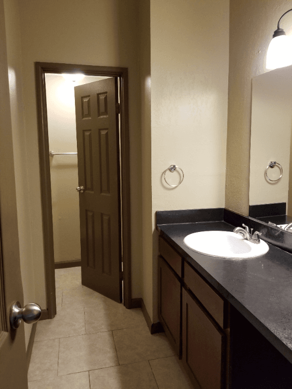 Council Bluffs Apartment: 1920 Parkwild Drive