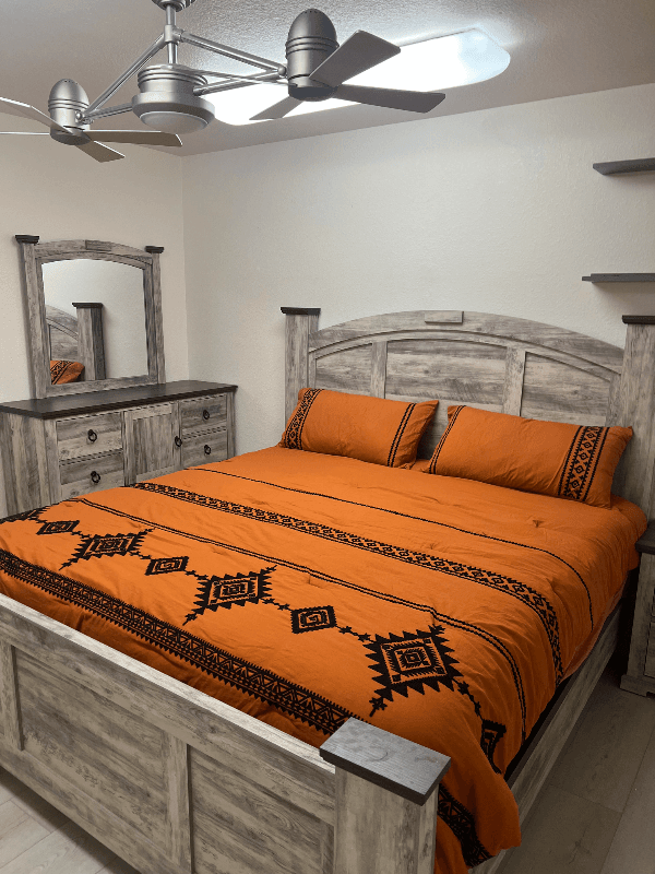 Peoria House: 23200 N Paseo Laredo Lane
