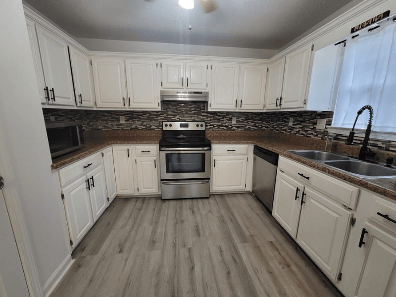 Crestview House: 141 Palmetto Dr