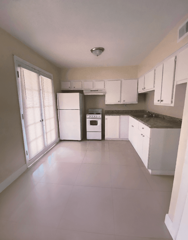 Memphis Apartment: 2295 Candle Wyck Circle