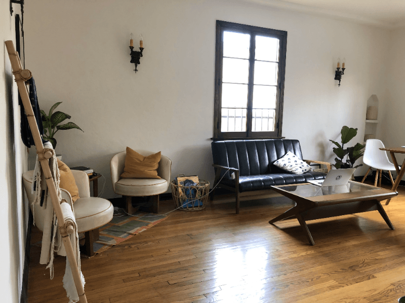 Los Angeles Apartment: 655 S Dunsmuir Ave