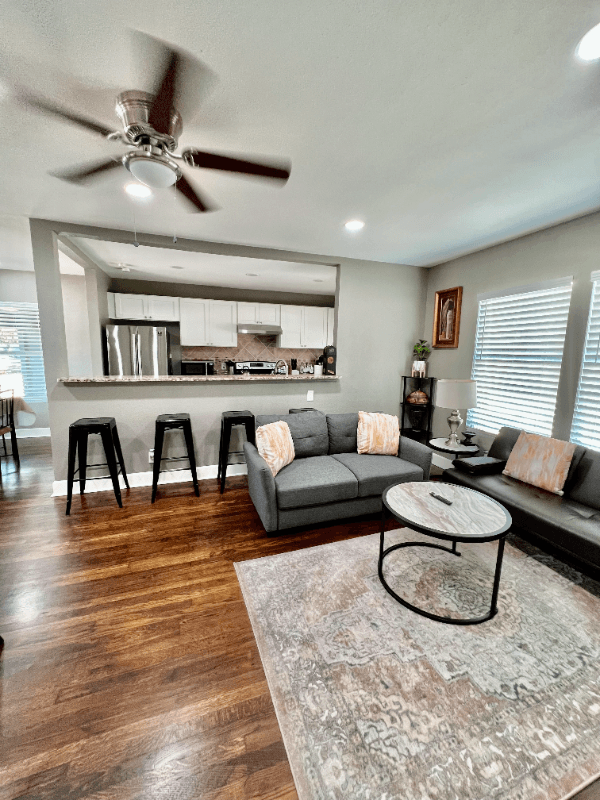 San Antonio House: 2531 W. Mulberry Ave.