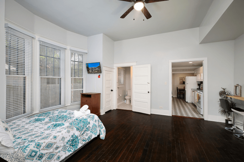 San Antonio Condo: 118 Delaware Street