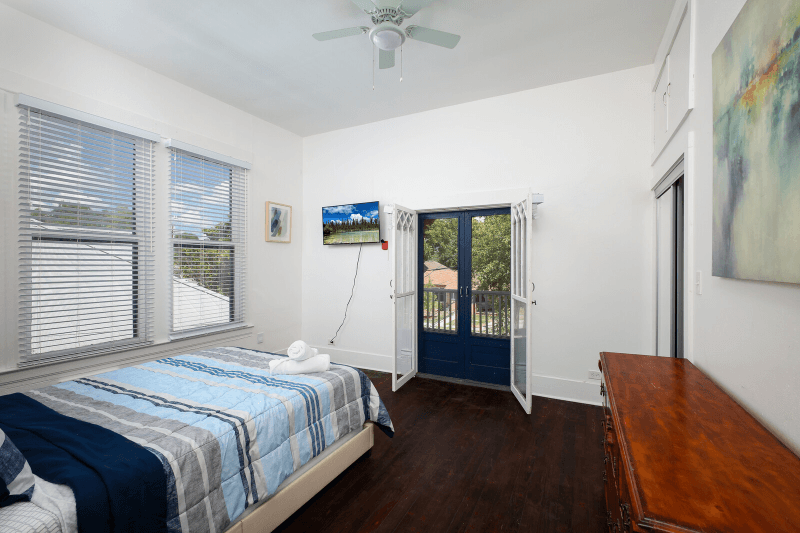 San Antonio Condo: 118 Delaware Street