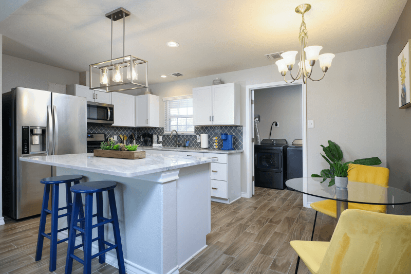 San Antonio House: 350 Rasa Drive