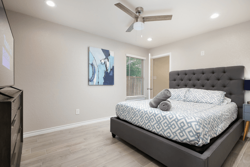 San Antonio House: 350 Rasa Drive
