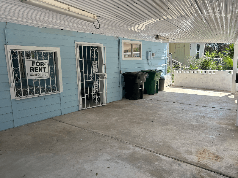 Houston House: 904 E Hedricks st.