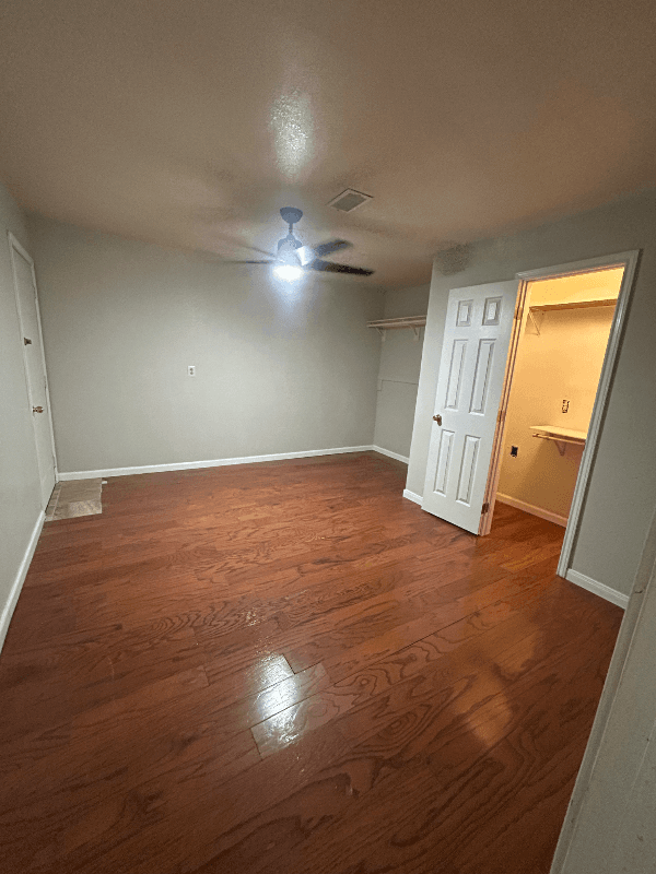 Houston House: 904 E Hedricks st.