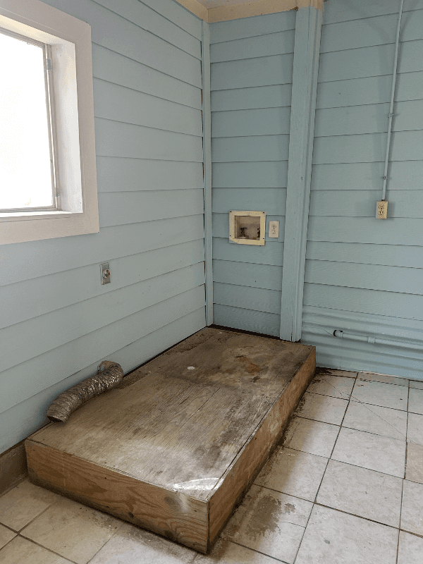 Houston House: 904 E Hedricks st.
