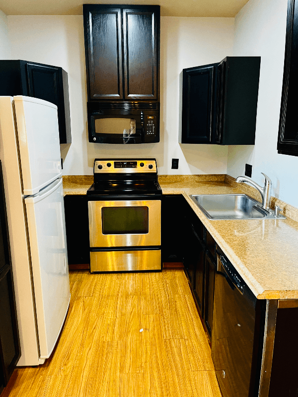 Manhattan Condo: 13325 Brush Creek Rd