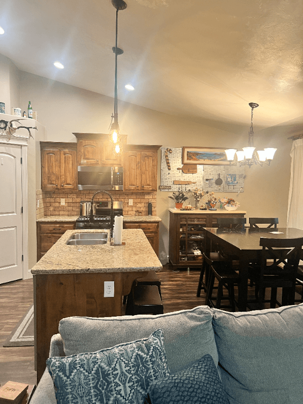 Idaho Falls Single Room: 3804 Brighton Dr