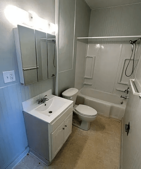 Syracuse Apartment: 321-25 N Midler Ave
