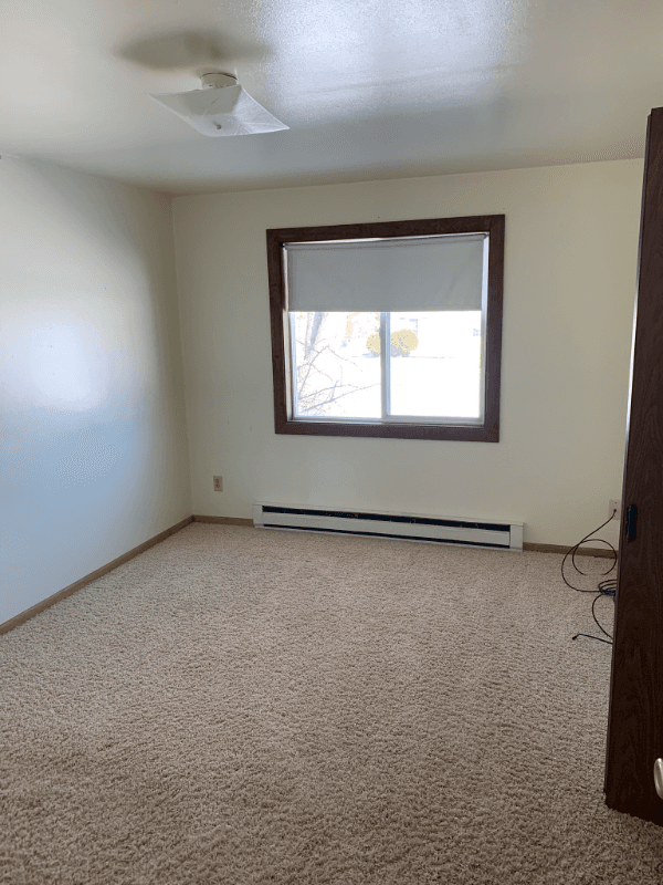 Oshkosh Multiplex: 2633 Shorehaven Lane