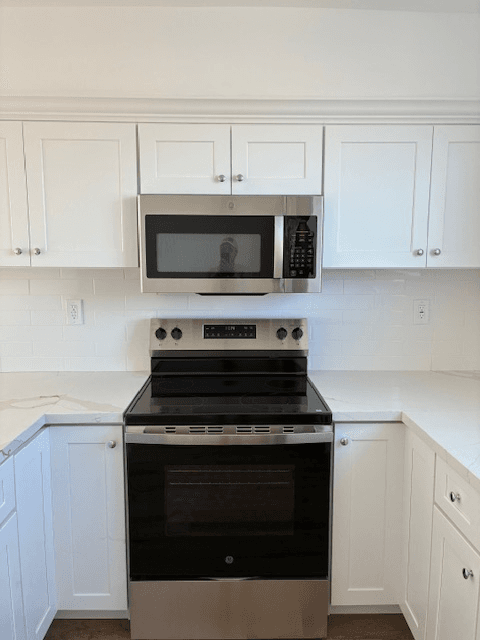 Los Angeles Apartment: 447 1/4 W. 74th Street