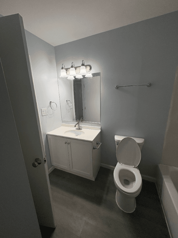 Bartlett Condo: 192 Mary Ct
