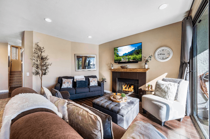 La Quinta House: 54970 Firestone