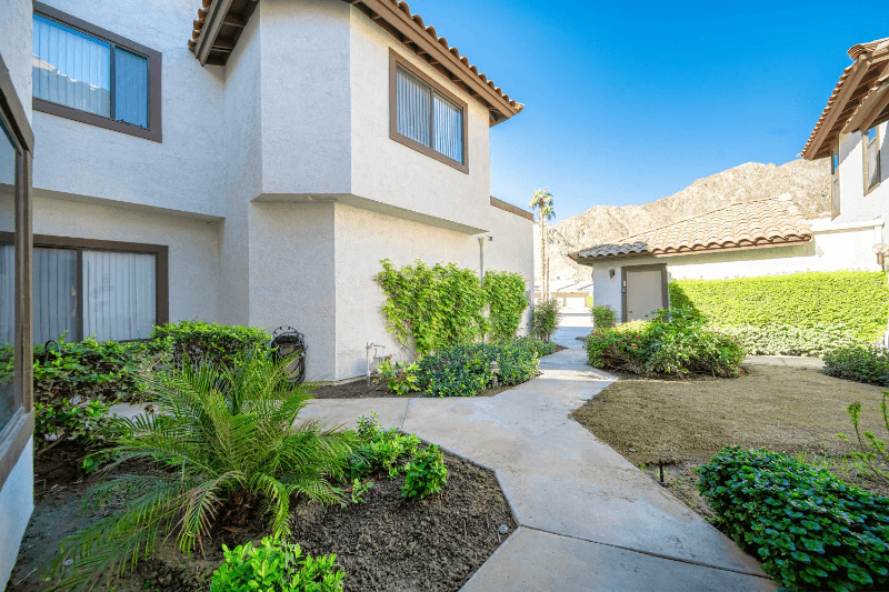 La Quinta House: 54970 Firestone