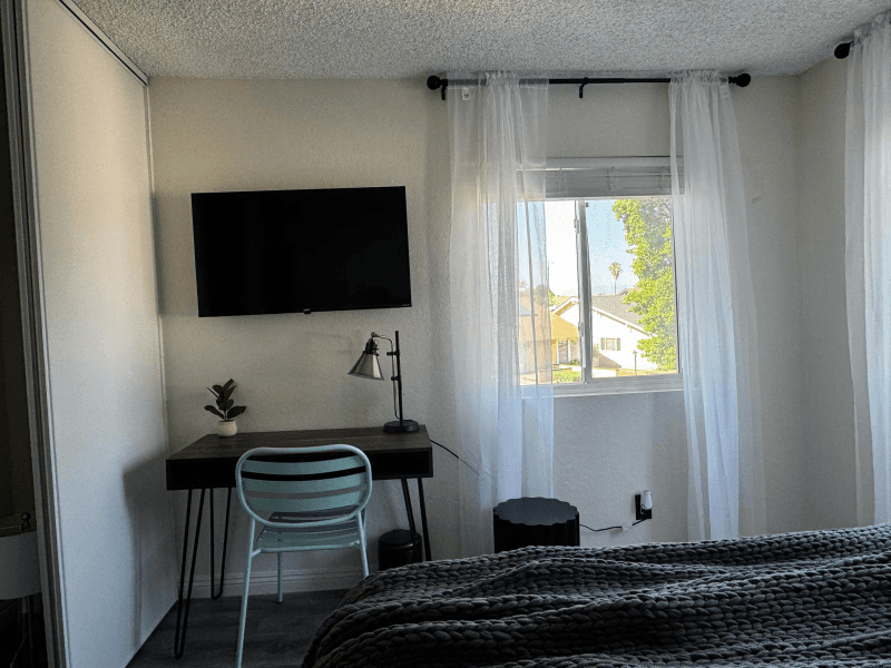 WINNETKA Single Room: 20058 LORNE ST