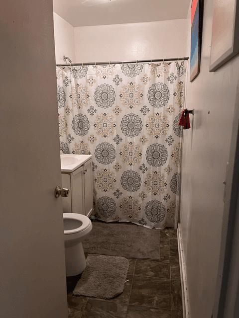 Durham Single Room: 1220 S Roxboro Street Unit 2