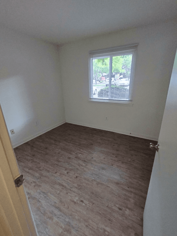 Lynchburg Apartment: 600 Reusens Road
