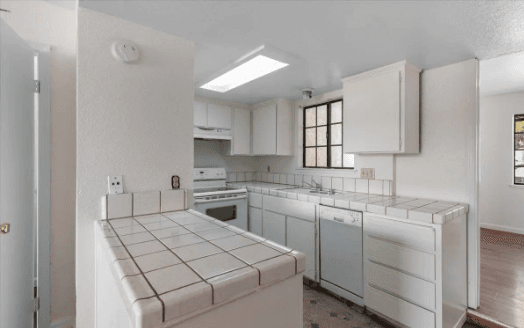 San jose Condo: 384 S 11th St