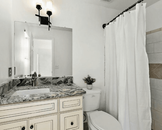 Kissimmee Single Room: 226 E cedarwod cir