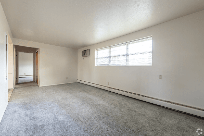 Warren Apartment: 2811 Parkman Road
