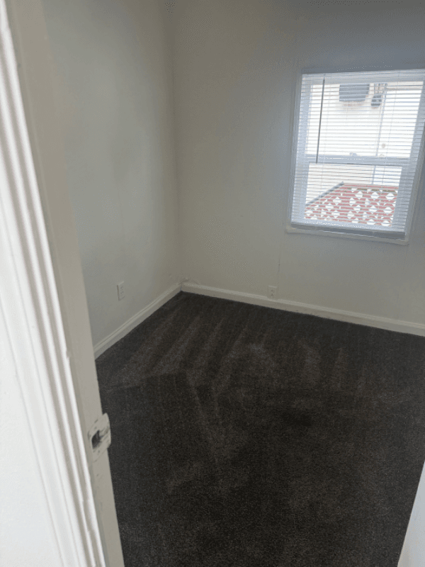 Oakley House: 5625 Sandmound Blvd