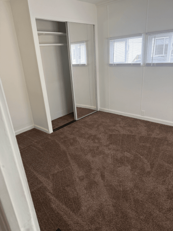 Oakley House: 5625 Sandmound Blvd