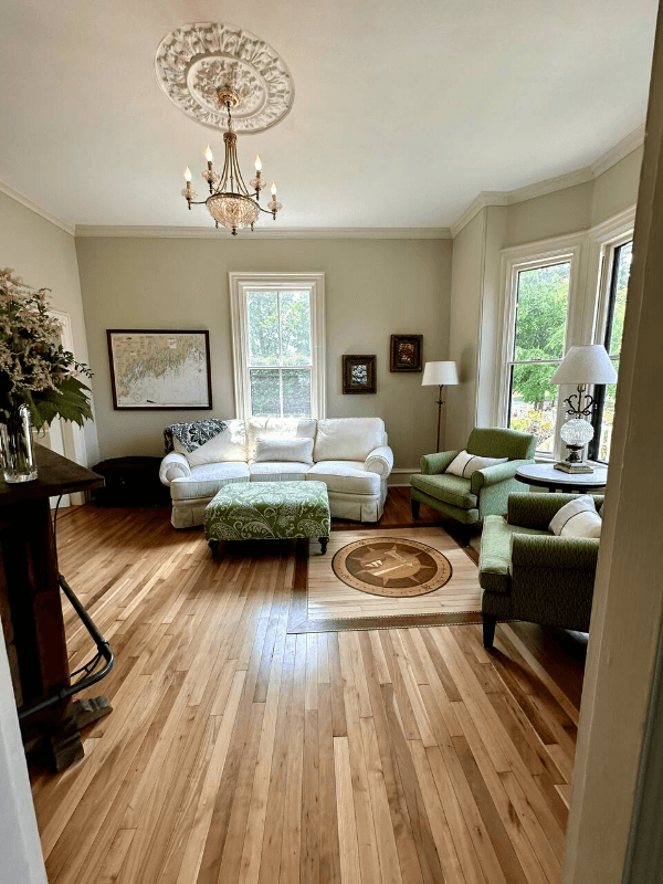 East Boothbay House: 236 Ocean Point Rd