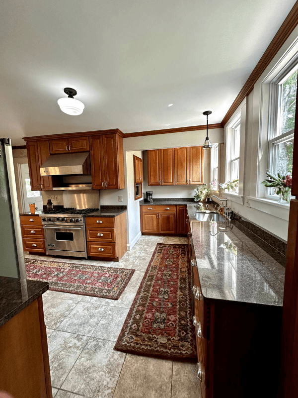 East Boothbay House: 236 Ocean Point Rd