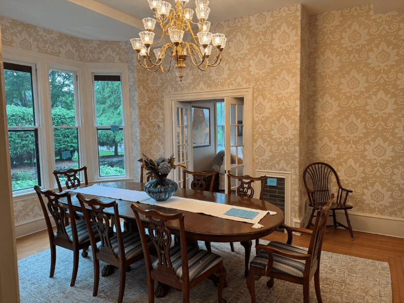 East Boothbay House: 236 Ocean Point Rd