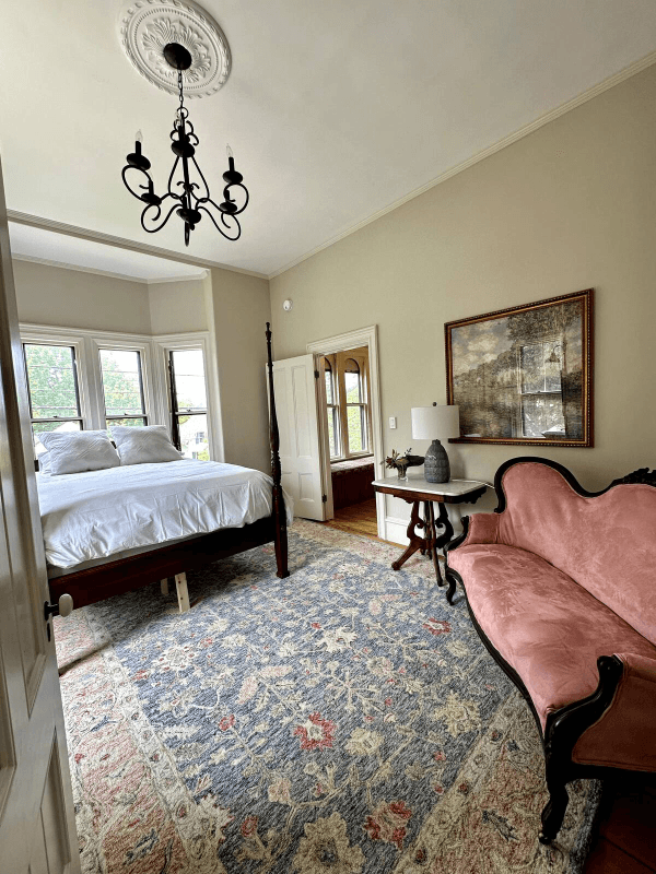 East Boothbay House: 236 Ocean Point Rd