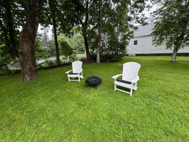 East Boothbay House: 236 Ocean Point Rd