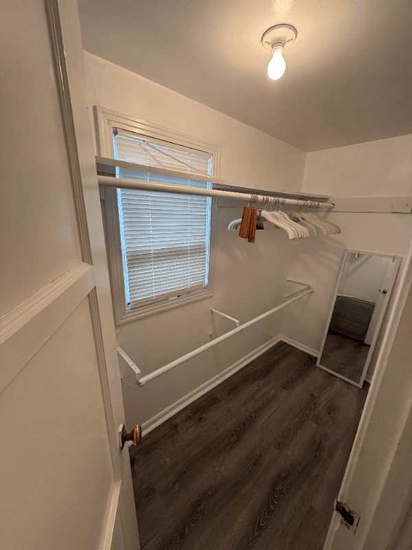Auburn Townhome: 172 Orange St