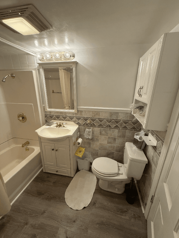 Auburn Townhome: 172 Orange St