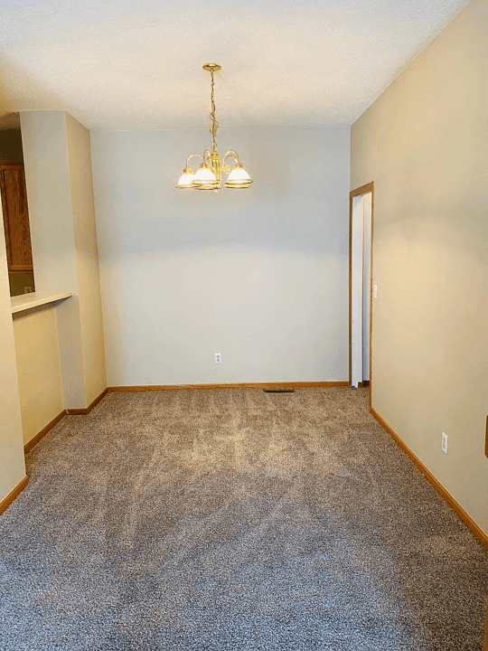 Woodbury Townhome: 3128 Juniper Ln