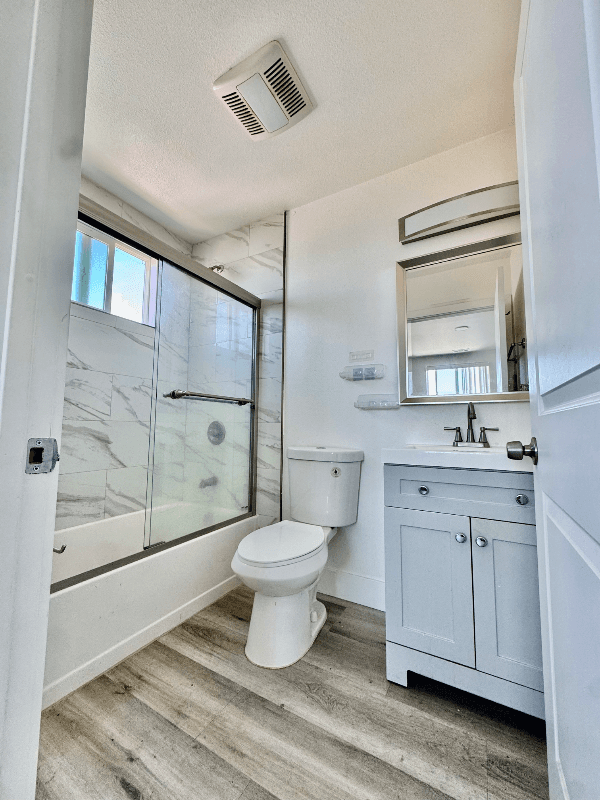 Los Angeles Single Room: 215 E 29th Street