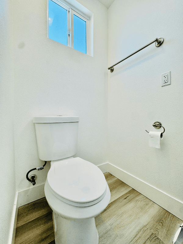 Los Angeles Single Room: 215 E 29th Street