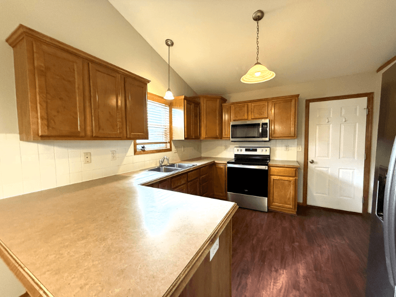 Andover House: 340 N Pitchers Court