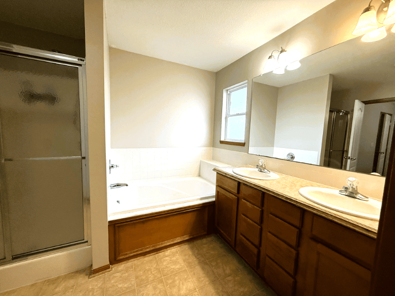 Andover House: 340 N Pitchers Court