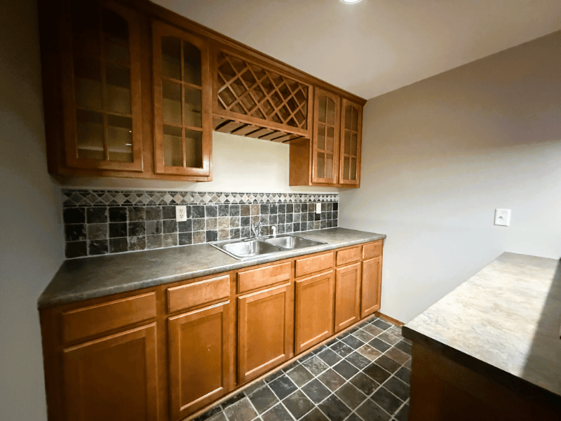 Andover House: 340 N Pitchers Court
