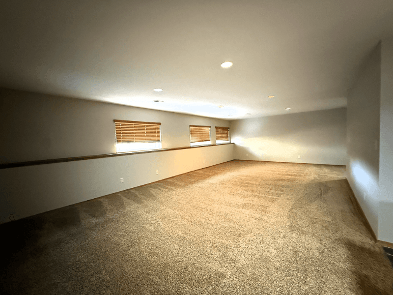 Andover House: 340 N Pitchers Court