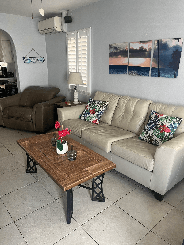 Newport beach Condo: 130 47 th st