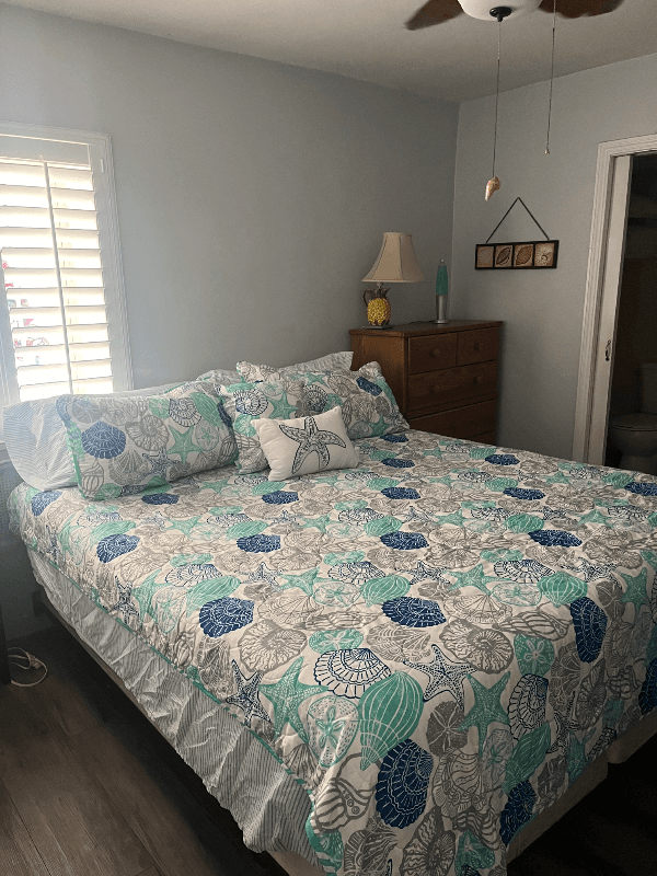 Newport beach Condo: 130 47 th st