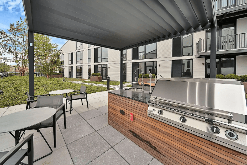 Chicago Condo: 2131 N Elston