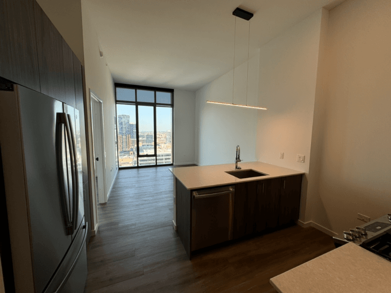 Chicago Condo: 144 N Aberdeen