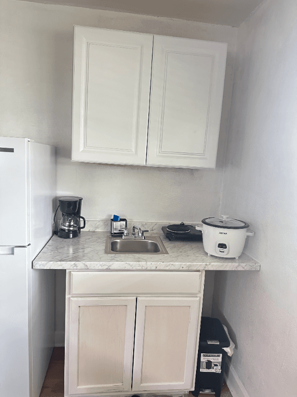 hollyood Single Room: 6501 scott st